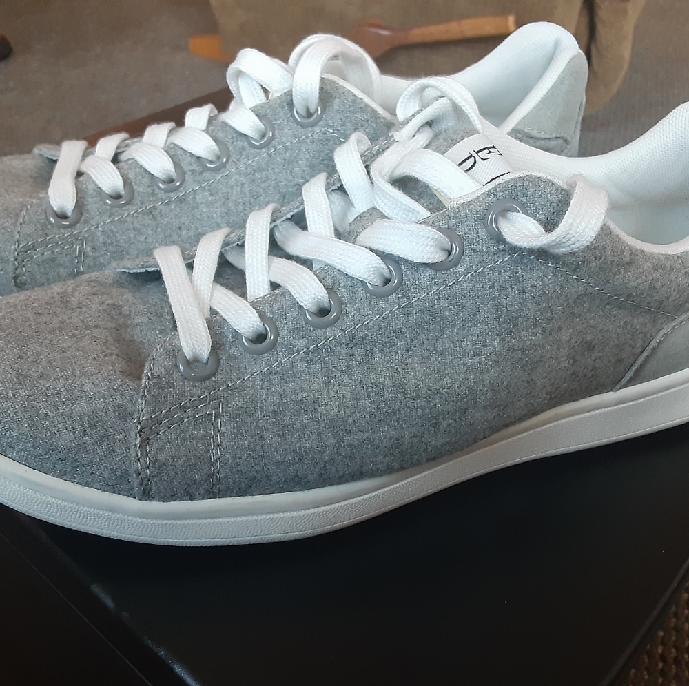 Ellen DeGeneres size 9 shoes